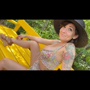 Meet your Posher, Nikki